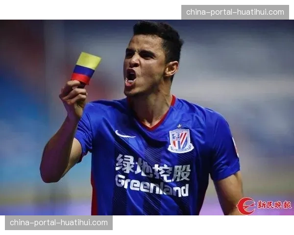 浙江老将高迪嘴部受伤缝9针,戴维森拼抢中不慎击打对手 浙江老将高迪嘴部受伤缝9针,戴维森拼抢中不慎击打对手